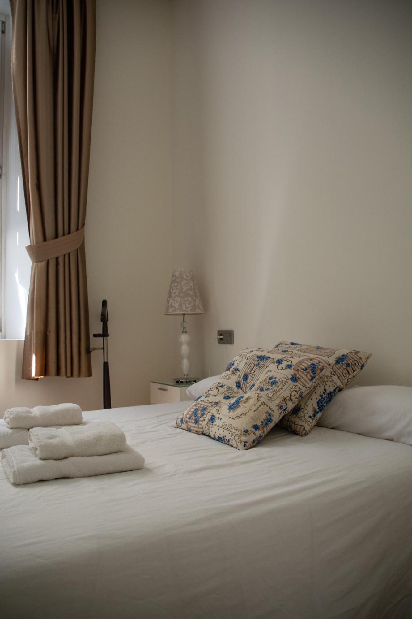 Apartamento Spinola Home Севиля Екстериор снимка